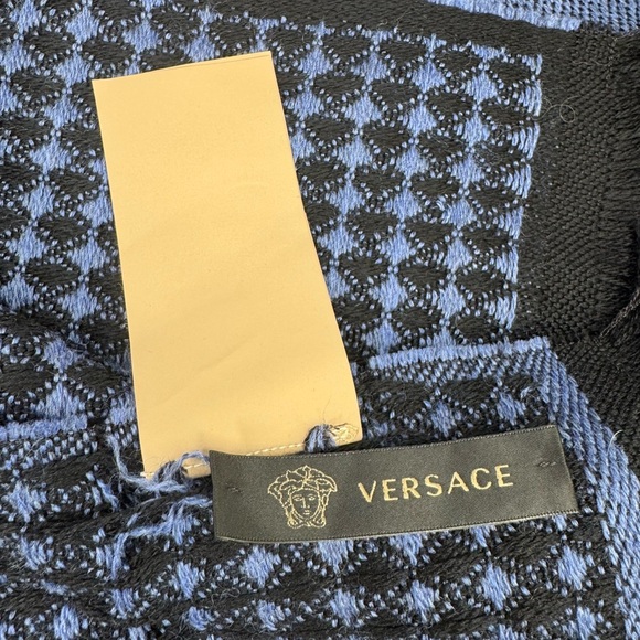 100% WOOL VERSACE  30X78 MEDUSA Black/Grey SCARF/SHAWL ITALY. - Picture 7 of 12